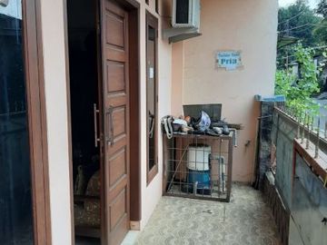 DI JUAL RUMAH KOS-KOSAN STRATEGIS DI JL.HARYONO KOMPLEK PU KEBAYORAN LAMA JAKARTA SELATAN-