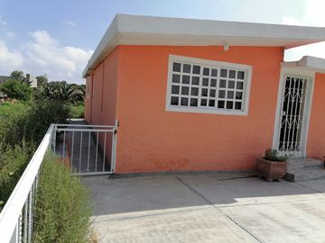 VENTA CASA CON AMPLIO TERRENO 3 MINUTOS DE CARRETERA PACHUCA ACTOPAN HIDALGO