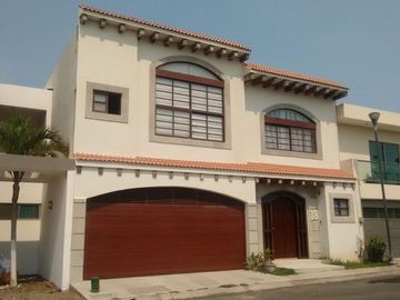 Casa en venta en Fracc. Lomas Diamante. ALVARADO, VER. RIVIERA VERACRUZANA