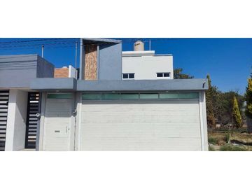 Estrena casa cerca del CV la Trinidad Amaxac de guerrero. Tlx