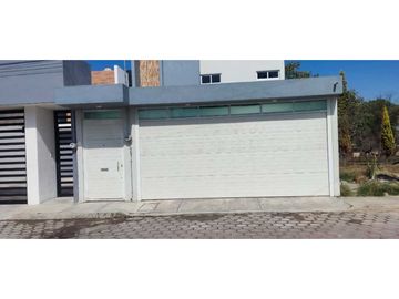 Estrena casa cerca del CV la Trinidad Amaxac de guerrero. Tlx