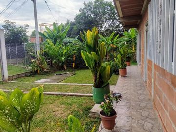casa en venta en pomona y brisas del bolo. Cod V16073