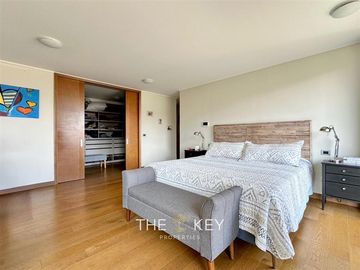 Departamento en venta de 4 dorm. en Lo Barnechea