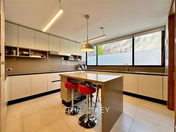 Departamento en venta de 4 dorm. en Lo Barnechea