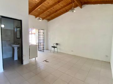 Dos casas tipo P.H. ubicadas a 700 metros de la Avenida Dr. L. Chiesa.