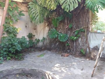 DEOCARE PROPIEDADES VENTA DE CASA DE 5 AMBIENTES CON PATIO GARAGE Y FONDO VILLA MADERO