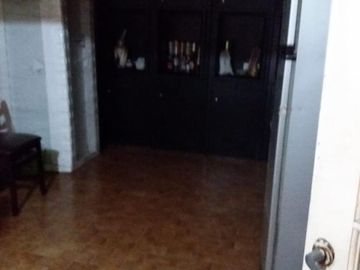 DEOCARE PROPIEDADES VENTA DE CASA DE 5 AMBIENTES CON PATIO GARAGE Y FONDO VILLA MADERO