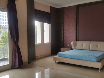 Dijual Rumah di Artha Gading Villa Minimalis Lux jalan utama