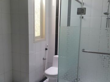 Dijual Rumah di Artha Gading Villa Minimalis Lux jalan utama