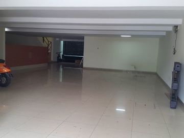 Dijual Rumah di Artha Gading Villa Minimalis Lux jalan utama