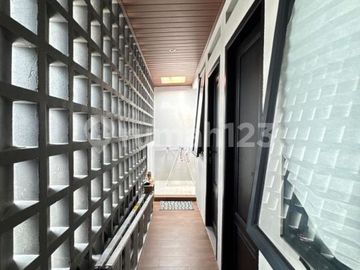 Rumah Modern 2 Lantai di Cinere Siap Huni Dekat Tol Desari