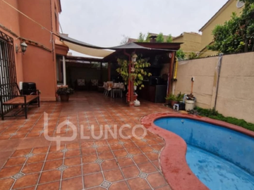 En Venta  Hermosa y Amplia Casa Esquina Estilo Alicante