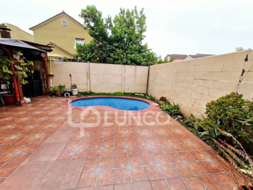 En Venta  Hermosa y Amplia Casa Esquina Estilo Alicante