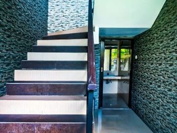 Jual Villa Mewah Bagus Full Furnish di Berawa Kuta Badung