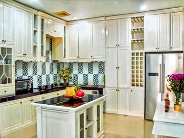 Jual Villa Mewah Bagus Full Furnish di Berawa Kuta Badung