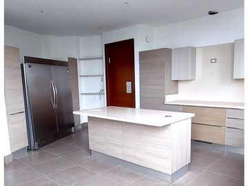 Se vende apartamento en Santa María, Ph Valery Point