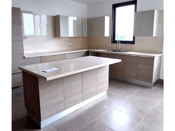 Se vende apartamento en Santa María, Ph Valery Point