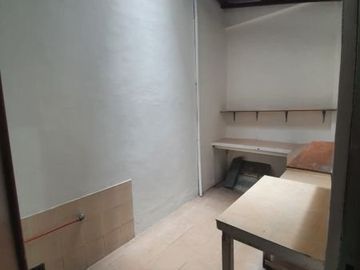 RUKO Satelit Town Surabaya Barat Disewakan