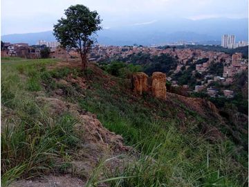 SE VENDE LOTE URBANO DE 6 HECTREAS GIRON