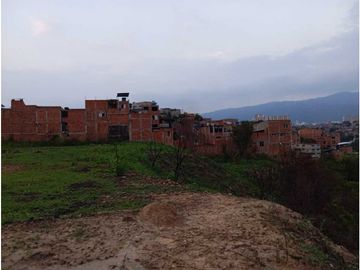 SE VENDE LOTE URBANO DE 6 HECTREAS GIRON