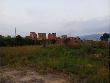 SE VENDE LOTE URBANO DE 6 HECTREAS GIRON