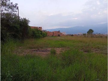 SE VENDE LOTE URBANO DE 6 HECTREAS GIRON