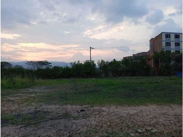 SE VENDE LOTE URBANO DE 6 HECTREAS GIRON