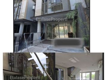 Rumah ciamsor 3 lantai di noterdam WBM Surabaya