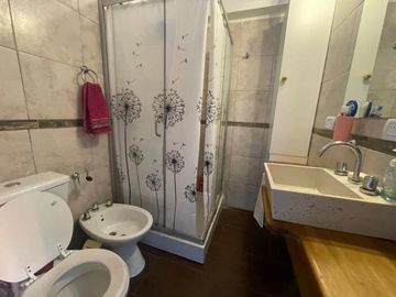 VENTA - DUPLEX DE 3 AMBIENTES - CASTELAR
