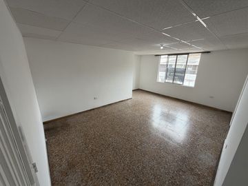 apartamento en arriendo en urbanización la flora. Cod A432