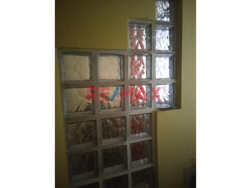 ✨ ¡Oportunidad única en Chiclayo! ✨

🏡 Presentamos esta magnífica casa de 4 pisos ubicada en el corazón del vibrante distrito de Chiclayo. Con una d