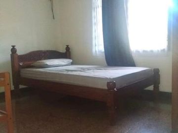 Rumah Ciputat salam Perumahan Mewah Fasilitas Kolam Renang