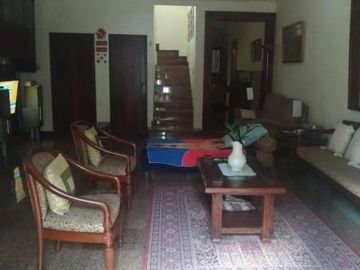 Rumah Ciputat salam Perumahan Mewah Fasilitas Kolam Renang