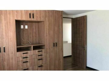 Preciosa Casa en El Refugio Cochera, 3 Recamaras, 3 Baños, Jardín, Alberca