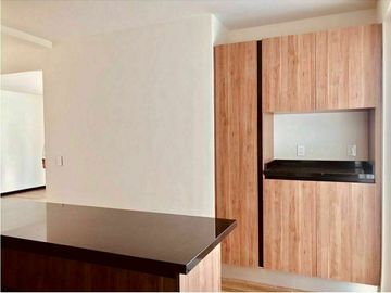 Preciosa Casa en El Refugio Cochera, 3 Recamaras, 3 Baños, Jardín, Alberca