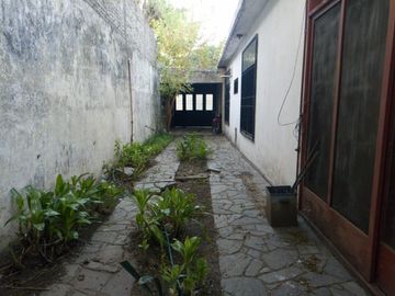 CASA 3 AMB CON LOCAL Y GARAJE PASANTE