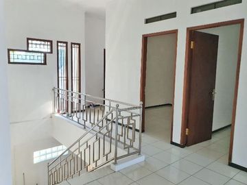 Rumah Luas 172 di LA Sucipto Blimbing kota Malang