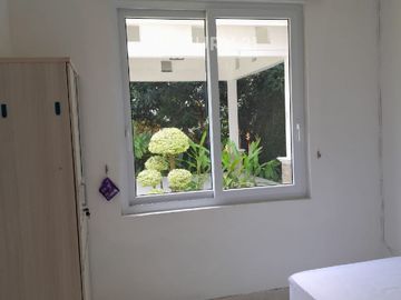 Rumah 2 Kavling Halaman Luas & Gazebo Di Deltamas – Dekat AEON