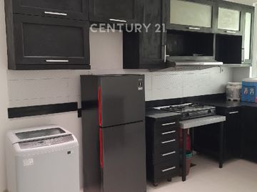 Rumah 2 Kavling Halaman Luas & Gazebo Di Deltamas – Dekat AEON