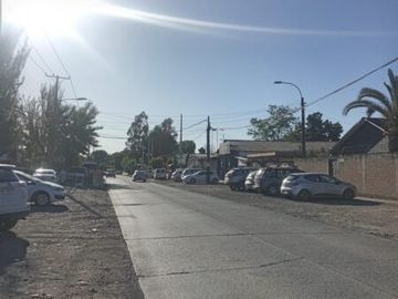 Casa de un piso, con amplio terreno, en Avda. Colón