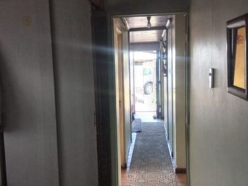 Casa de un piso, con amplio terreno, en Avda. Colón