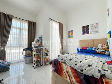 Rumah Cantik 2 Lantai di Gandul - Lokasi Strategis & Siap Huni