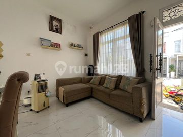 Rumah Cantik 2 Lantai di Gandul - Lokasi Strategis & Siap Huni