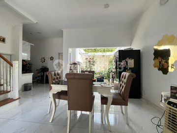 Rumah Cantik 2 Lantai di Gandul - Lokasi Strategis & Siap Huni
