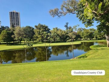 Departamento con 3 balcones, zona flexible, alberca en rooftop, parque central