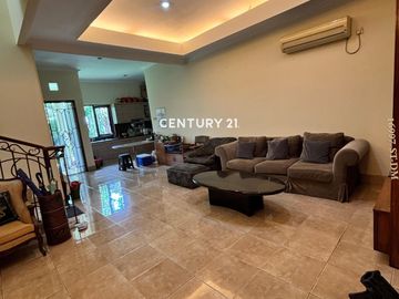 Dijual Rumah Nuansa Batavia Townhouse Cinere
