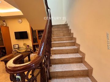 Dijual Rumah Nuansa Batavia Townhouse Cinere