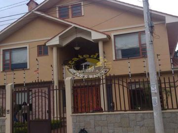 Casa de venta en Av. Roma – código:11380