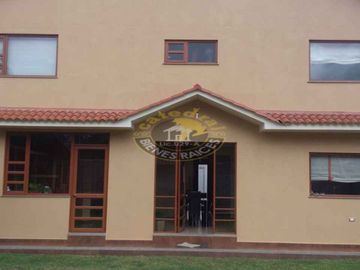 Casa de venta en Av. Roma – código:11380