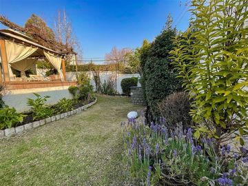 Casa en venta de 5 dorm. en Las Condes